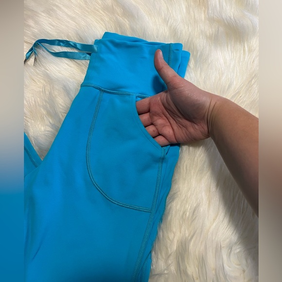 Lululemon Blue Cropped Leggings - Picture 6 of 6